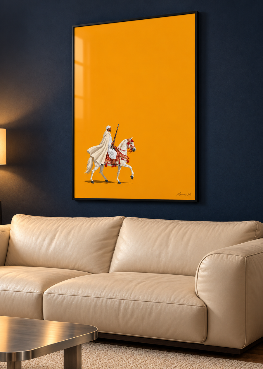 Affiche Cavalier d'Ambre sur un mur bleu nuit, au-dessus d'un canapé en cuir crème